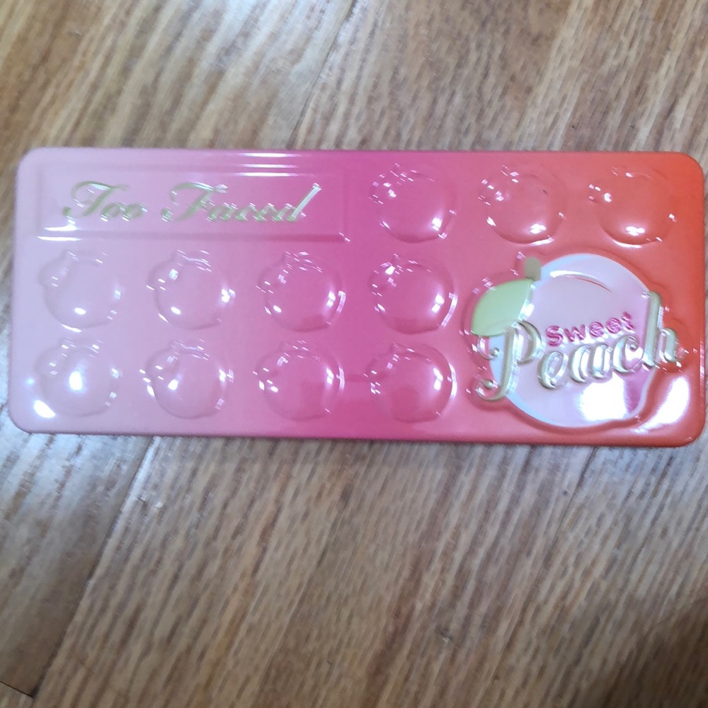 Too faced sweet peach palette